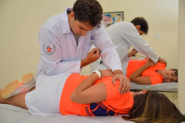 Atendimento de osteopatia na Rock Your Life